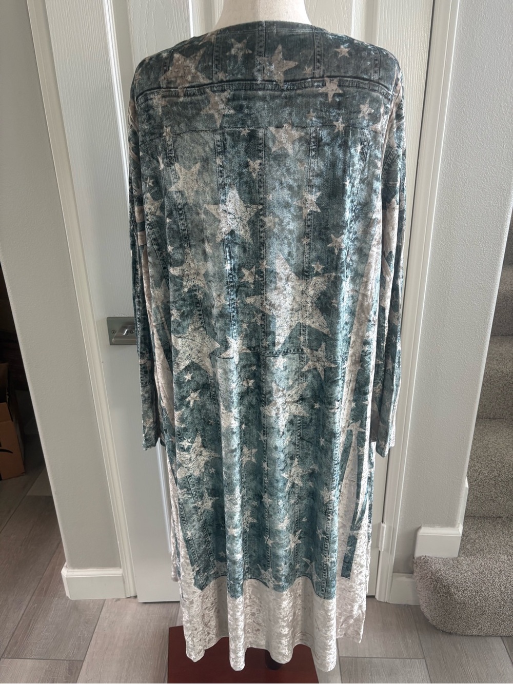 Origami | Patiotic/Stars Crushed Velvet Duster | Blue | XL | Like New